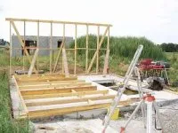 Vignette de l'article : Montage de l'ossature-bois du garage