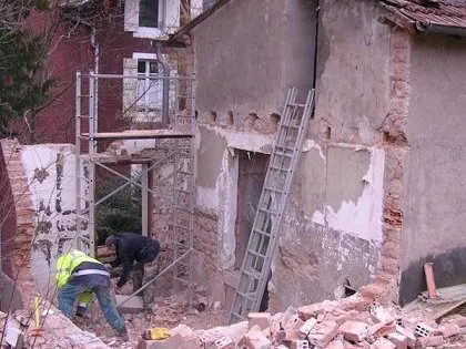 Une rénovation lourde par Damien Lucchese