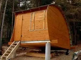 Frédéric construit un abri de bucheron... superbe